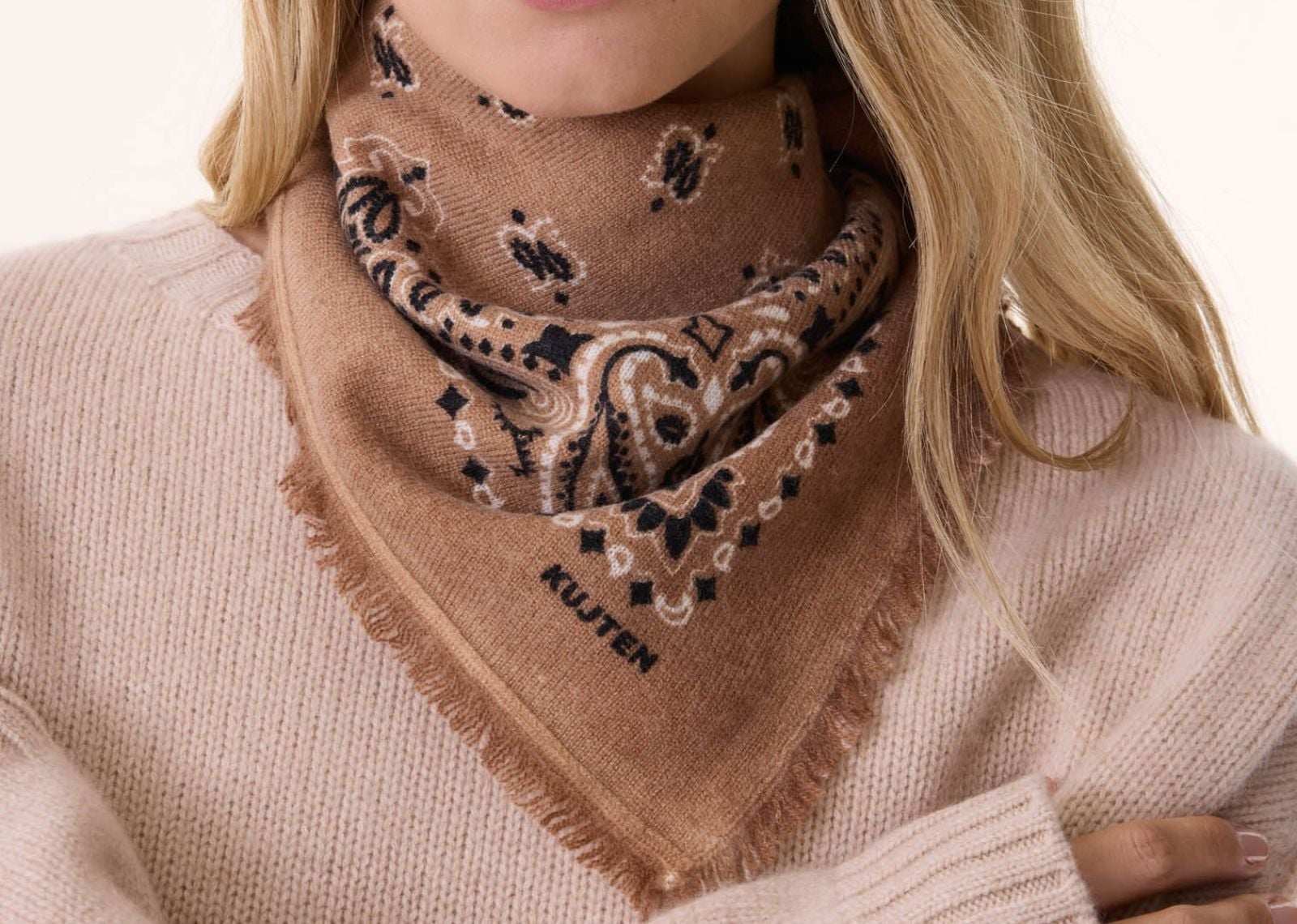 Small Hachi Bandana Caramelo