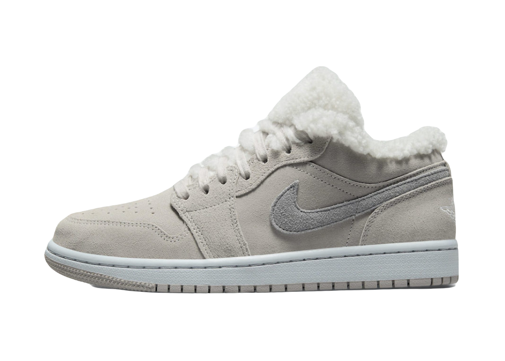 Air Jordan 1 Low SE Sherpa Fleece (W)