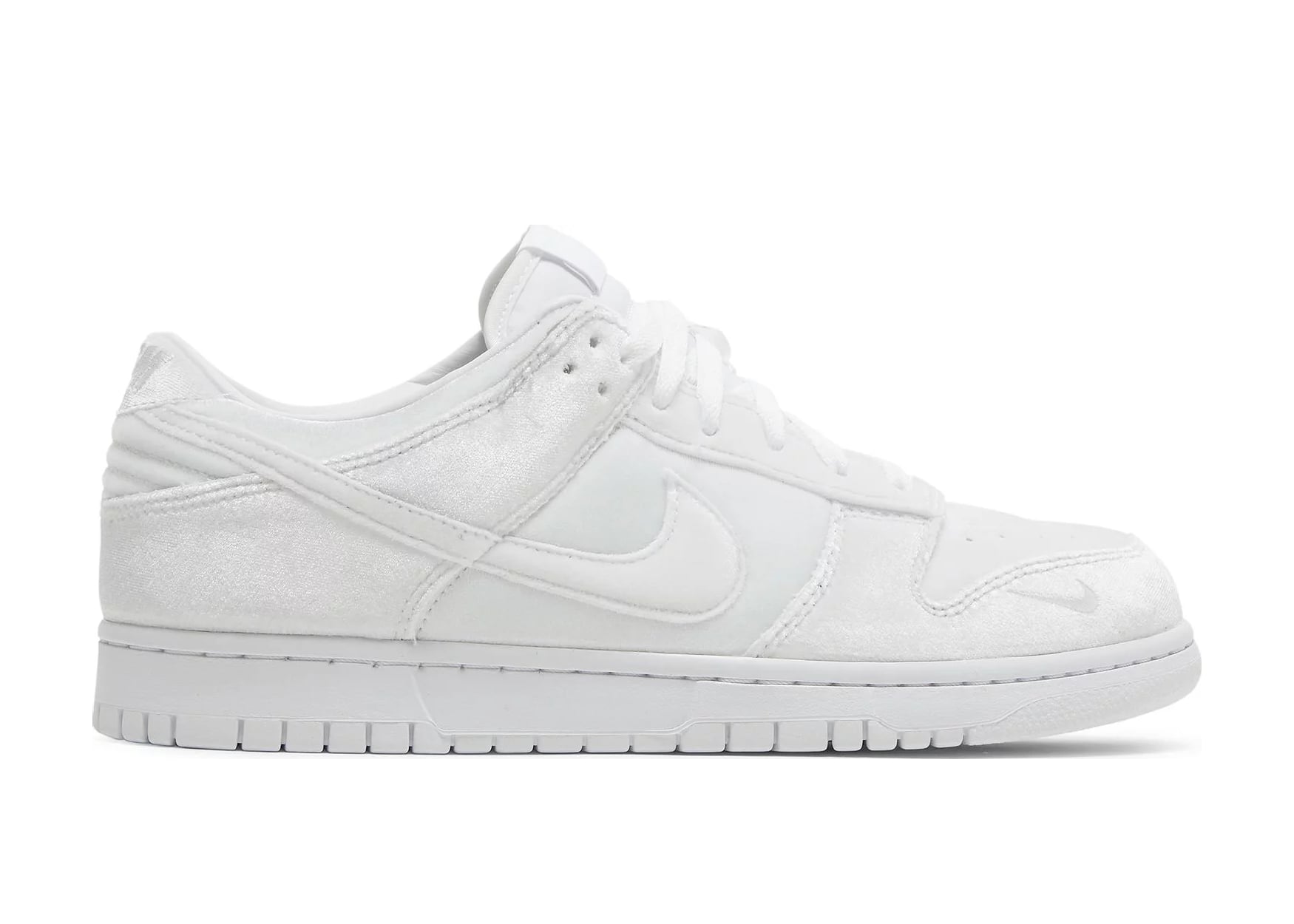 Dunk Low Dover Street Market Triple White Velvet