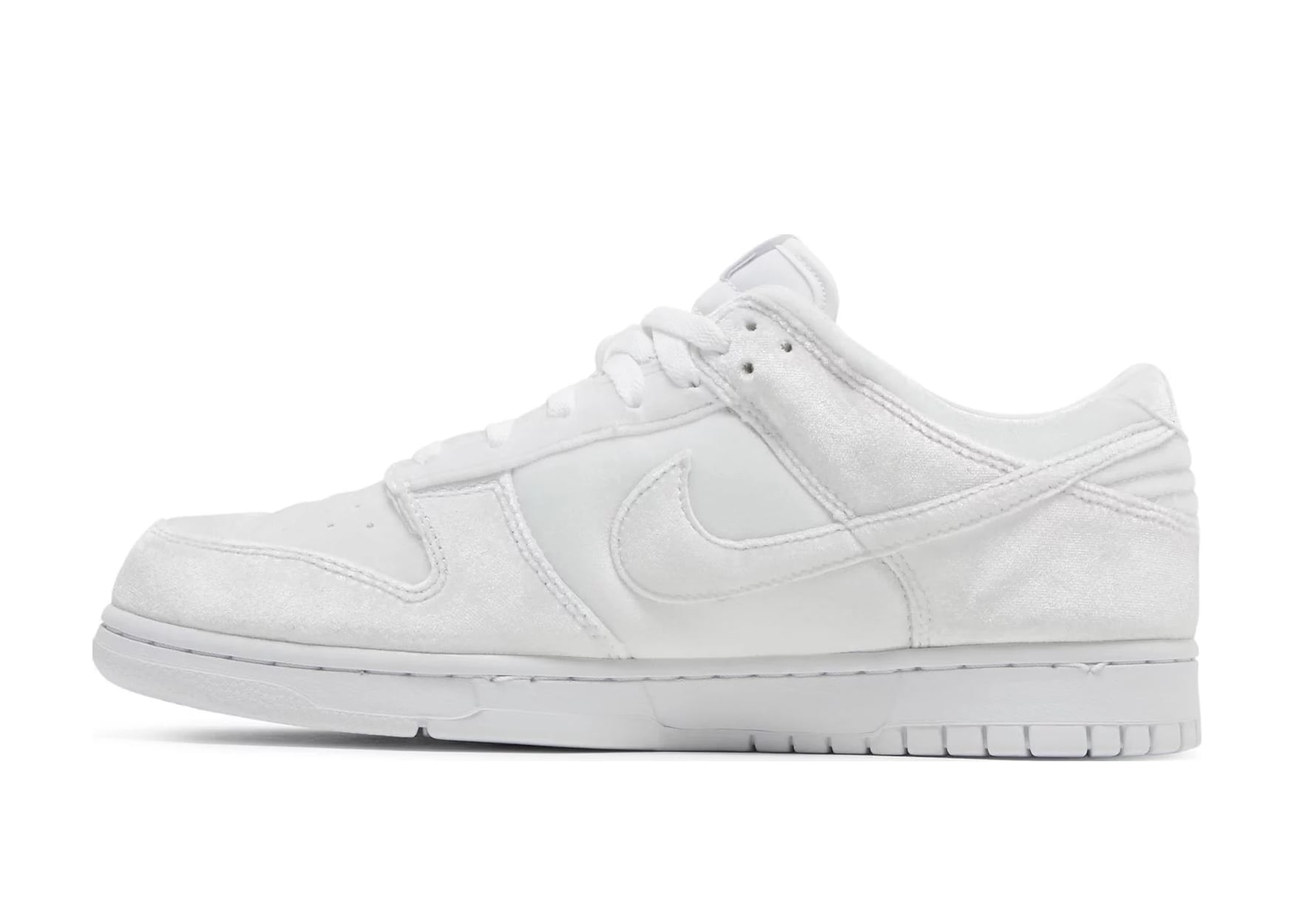 Dunk Low Dover Street Market Triple White Velvet