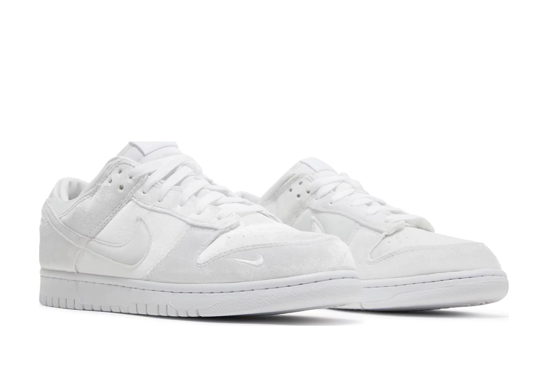 Dunk Low Dover Street Market Triple White Velvet