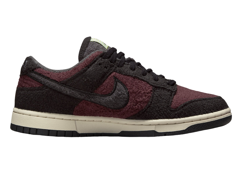 Dunk Low SE Fleece Pack Burgundy Crush (W)
