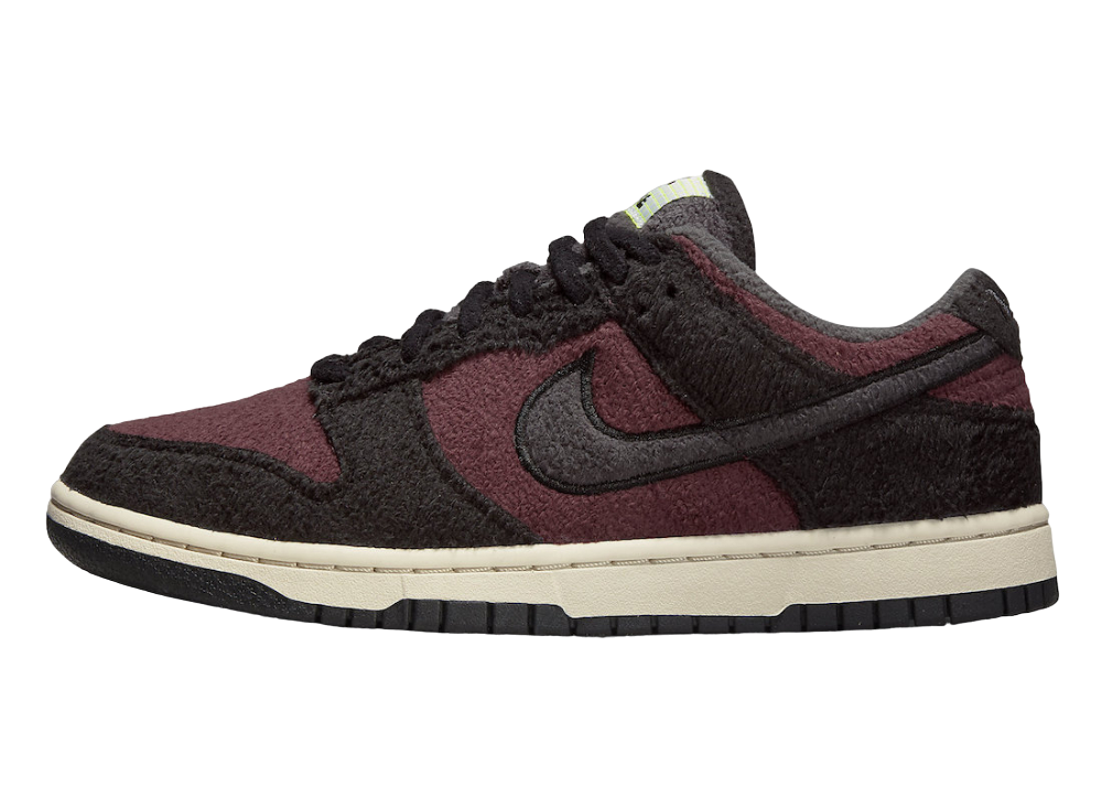Dunk Low SE Fleece Pack Burgundy Crush (W)