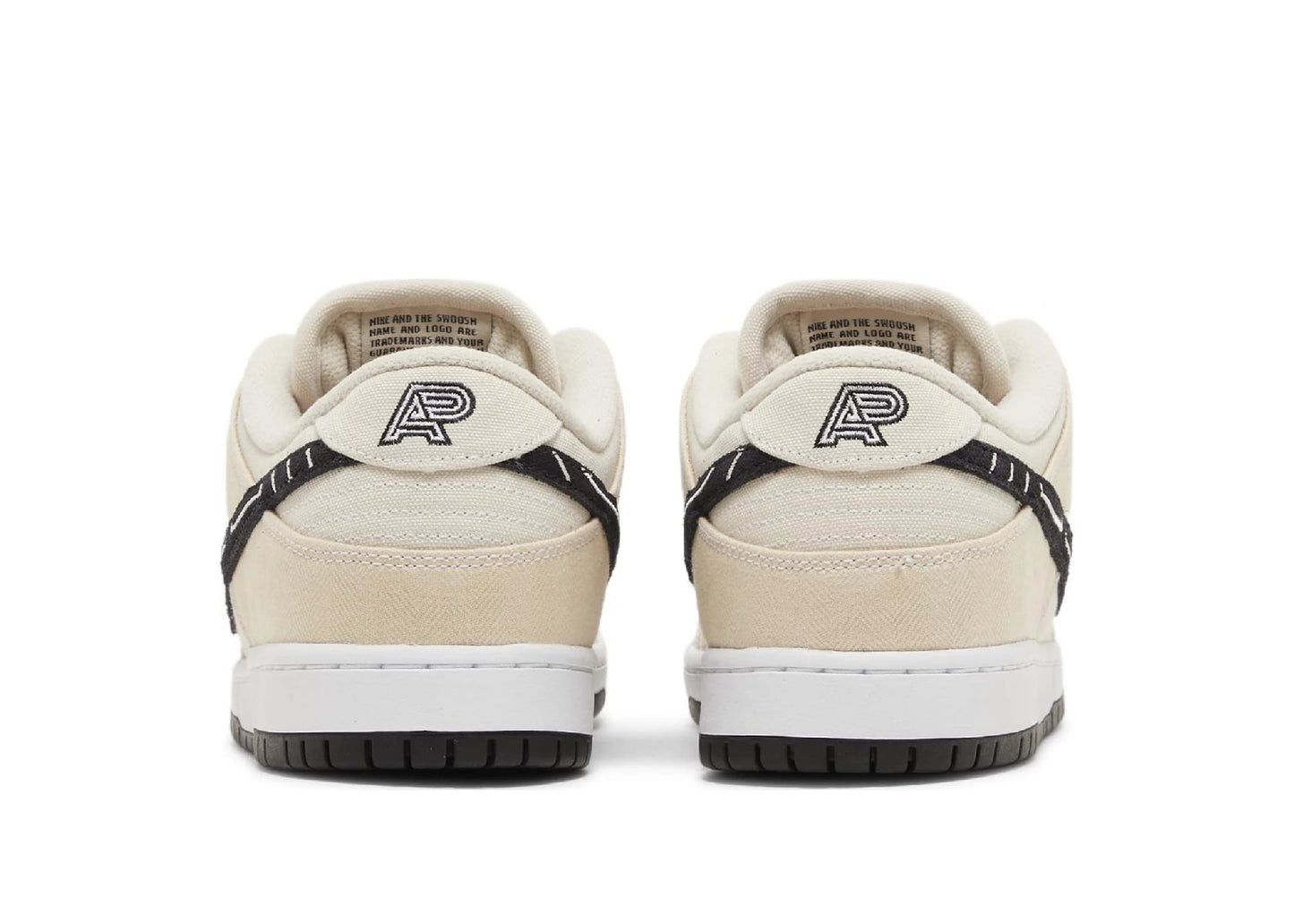 SB Dunk Low Albino Preto