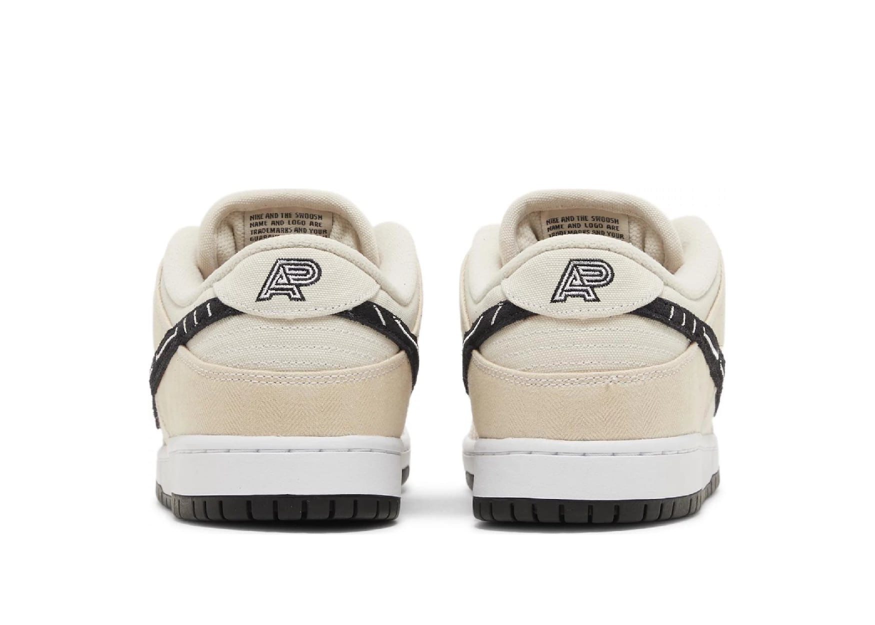 SB Dunk Low Albino Preto