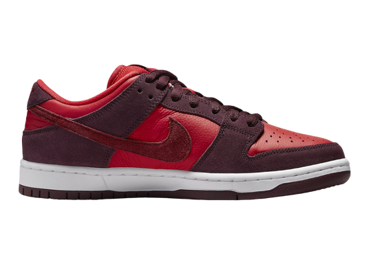 SB Dunk Low Cherry