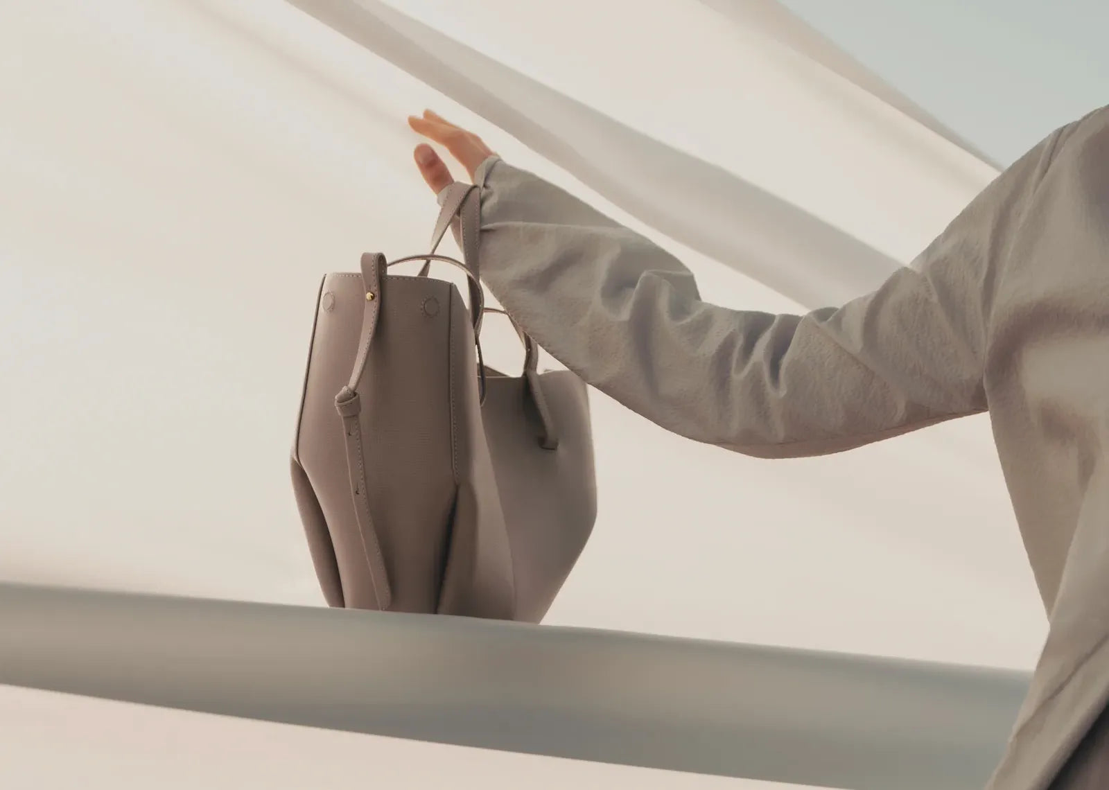 Cyme Mini Edition Textured Taupe