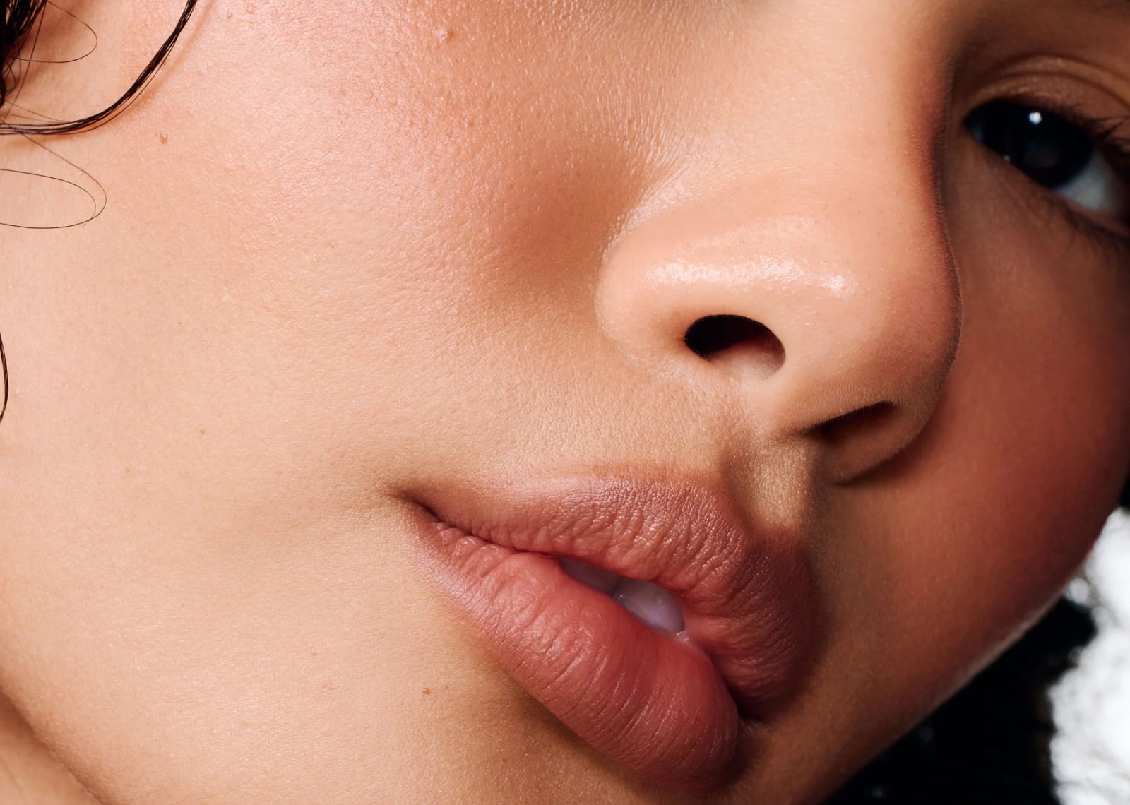 Peptide Lip Shape Twist