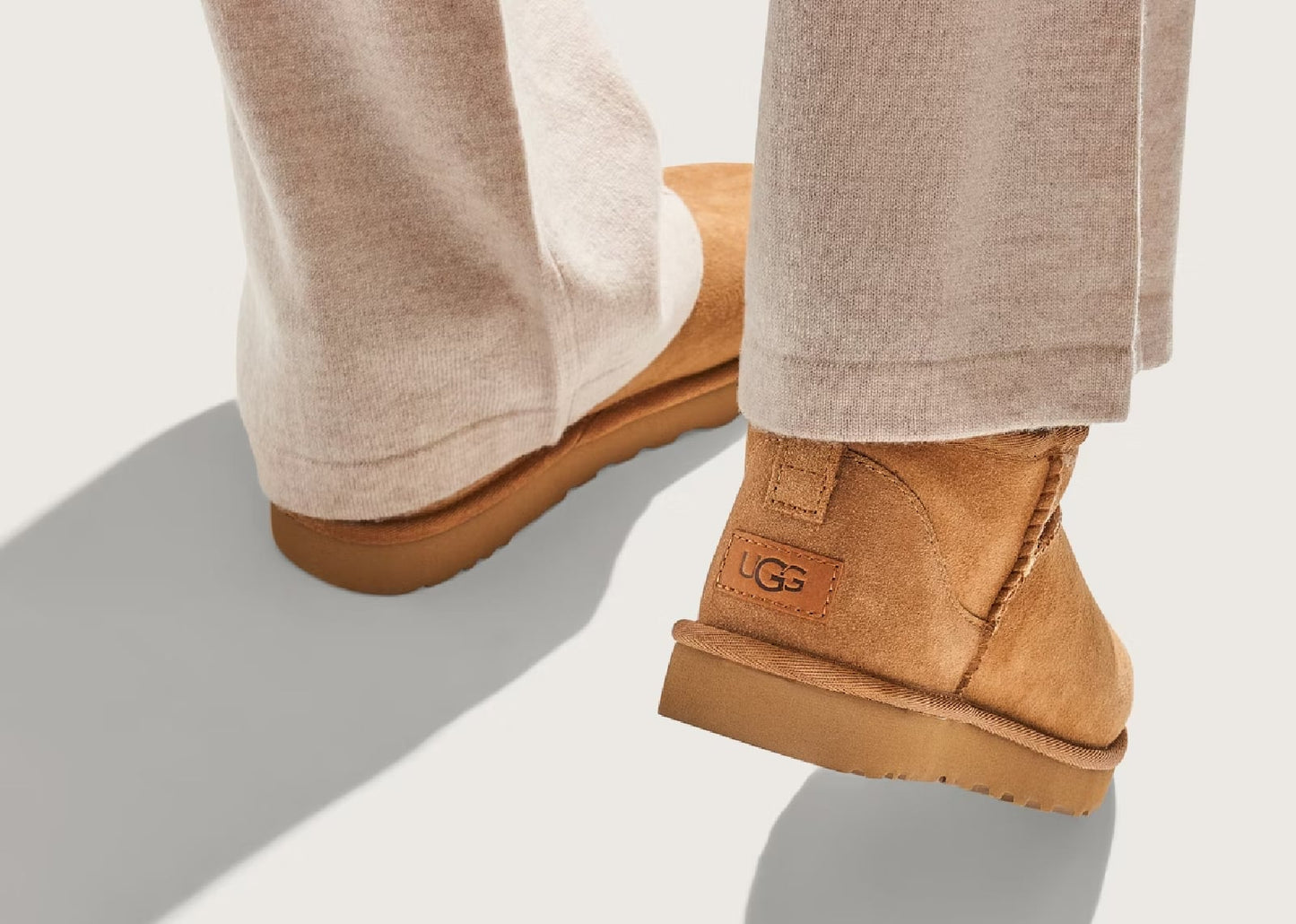 Classic Ultra Mini Boot Chestnut (W)