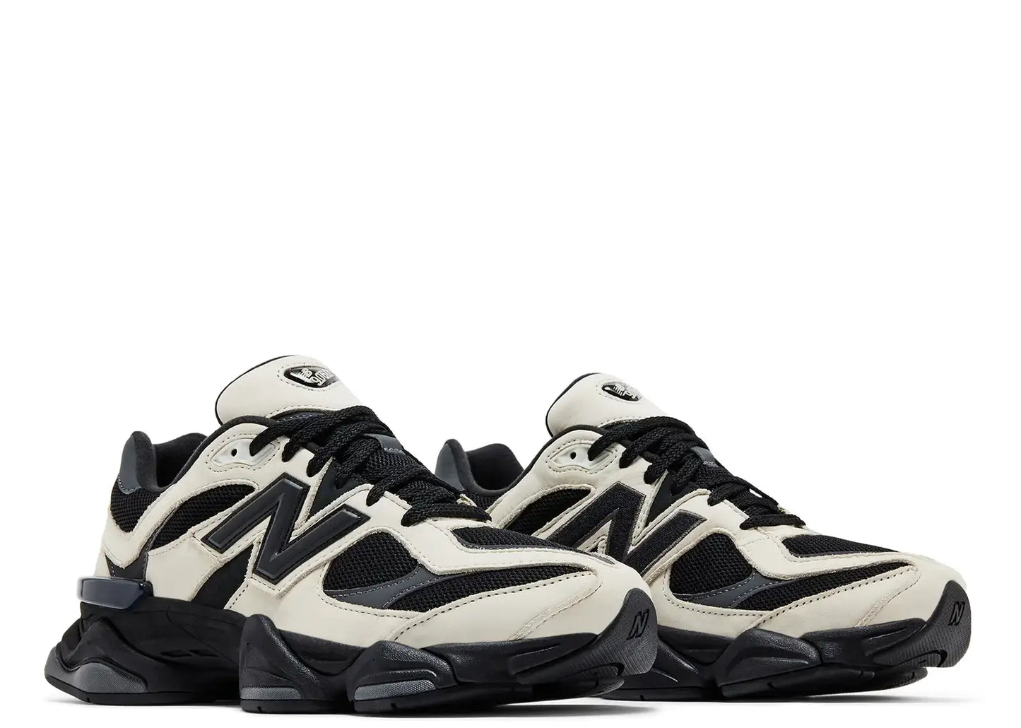 9060 Off White Black