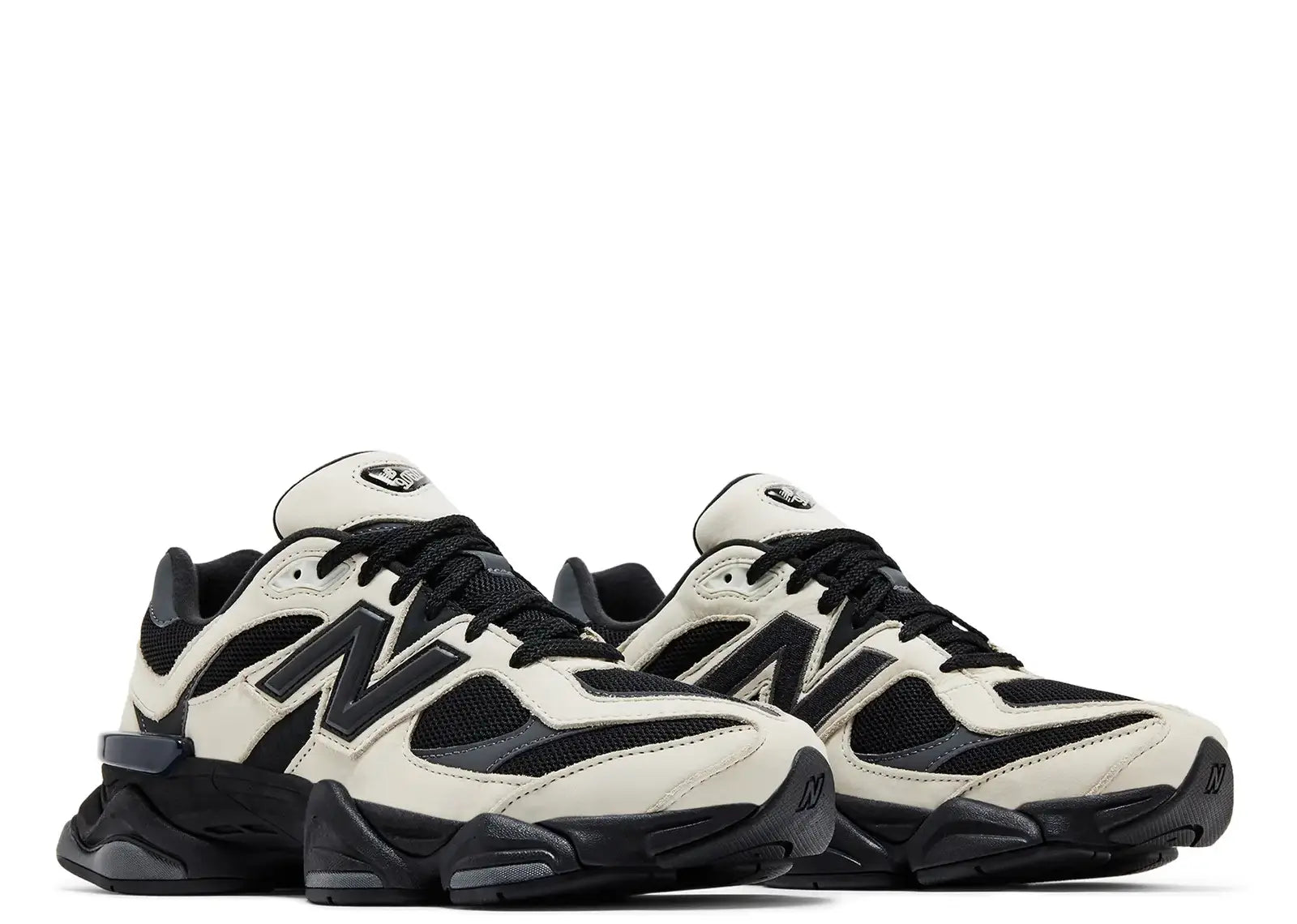9060 Off White Black