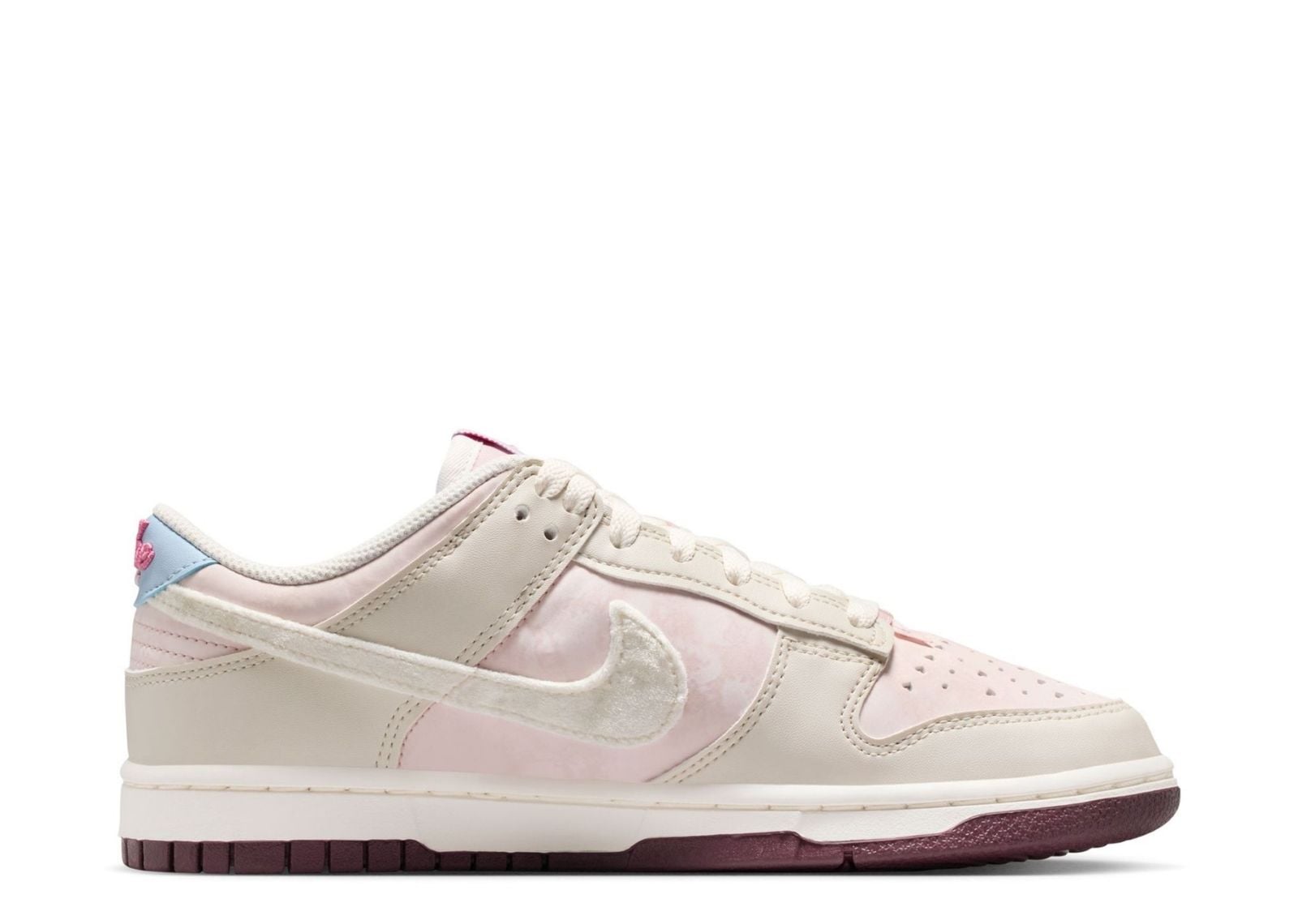 Dunk Low Valentine's Day (2026) (W)
