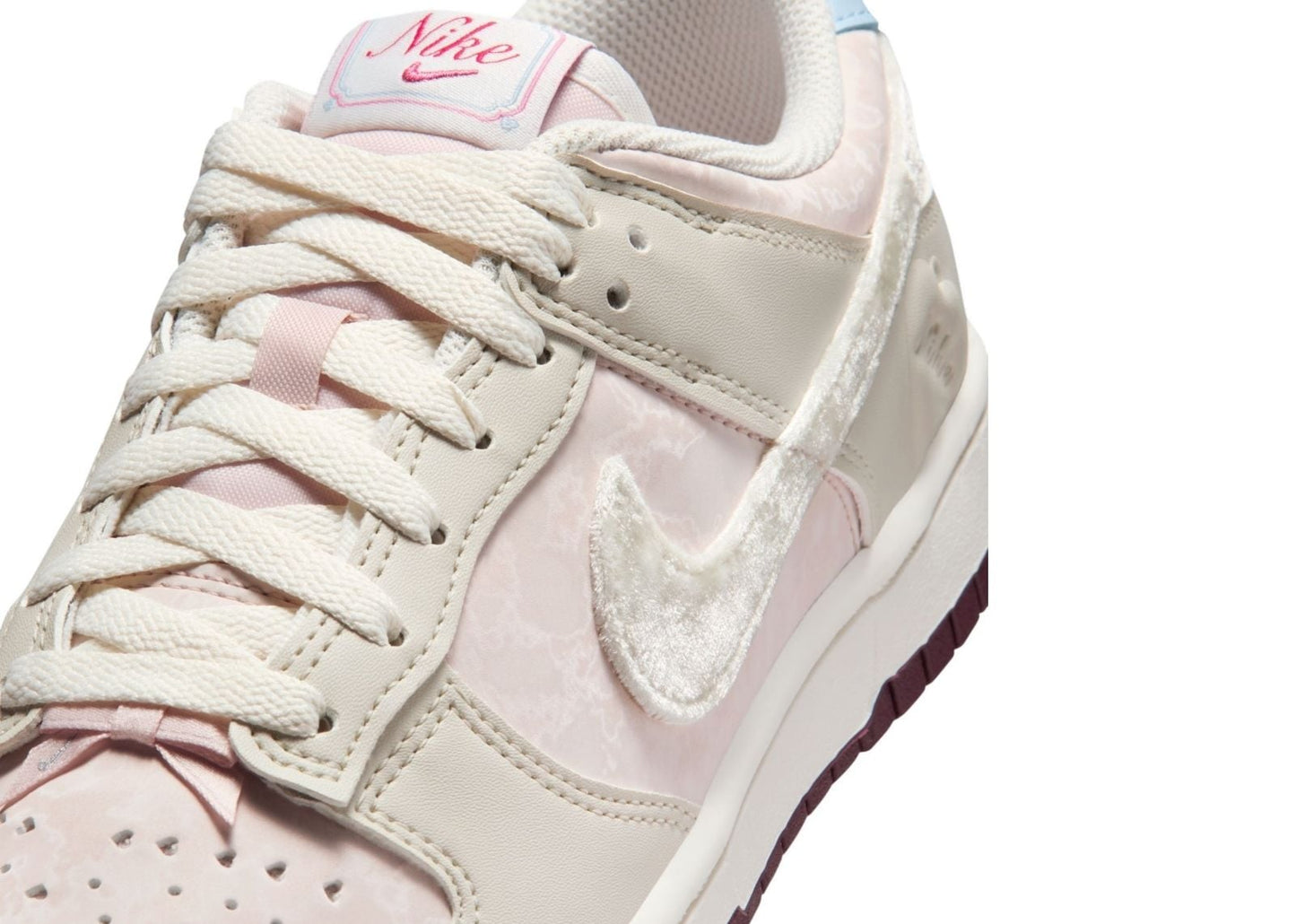 Dunk Low Valentine's Day (2026) (W)