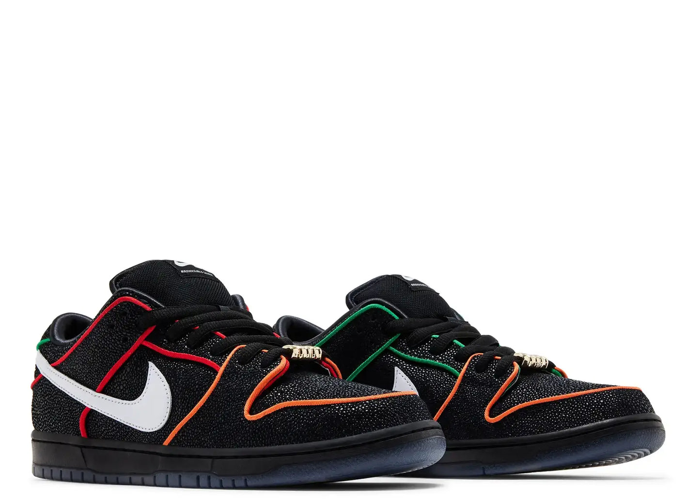 SB Dunk Low Bronx Girls Skate
