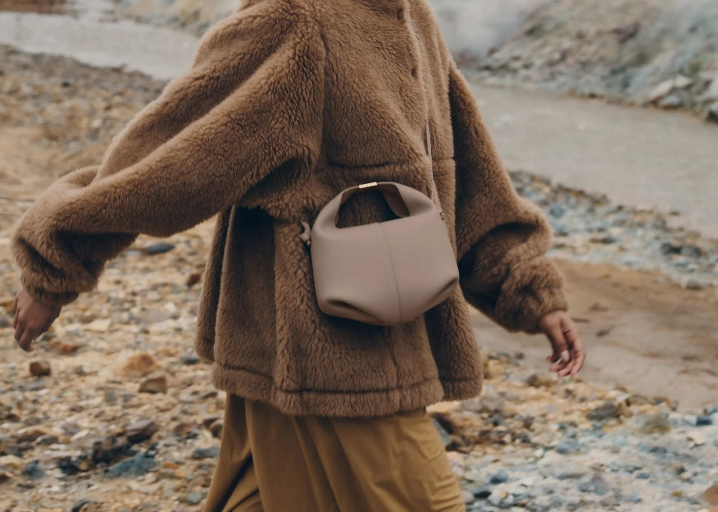 Béri Edition Textured Taupe