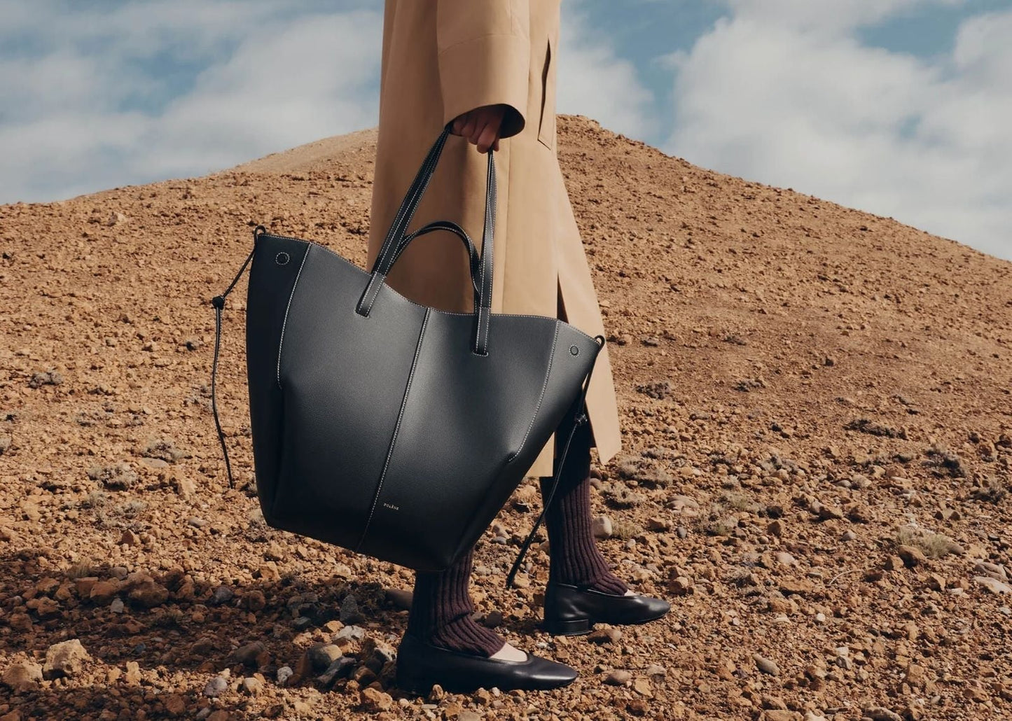 Cyme Tote Edition Textured Black with Ecru Stitching