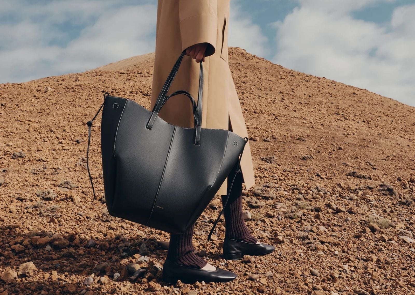 Cyme Tote Edition Textured Black with Ecru Stitching